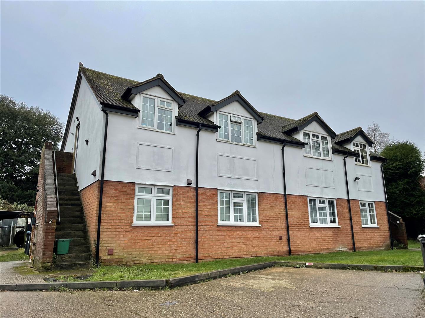 Flat Riverside Gardens in Dacorum