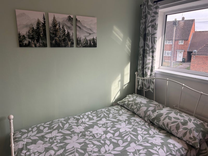 Room Centenary Road in Coventry