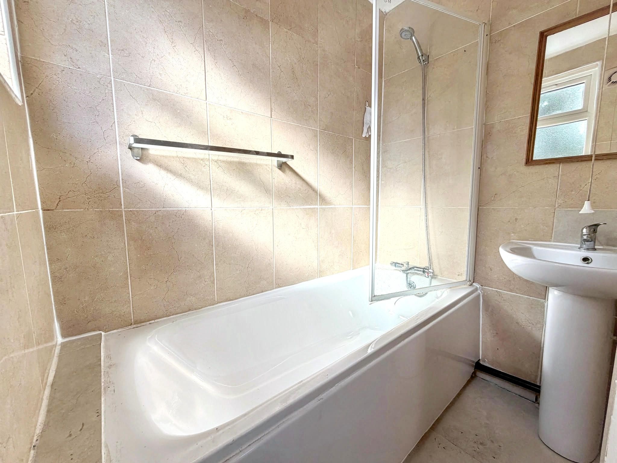 Flat Westbury Avenue in Greater London