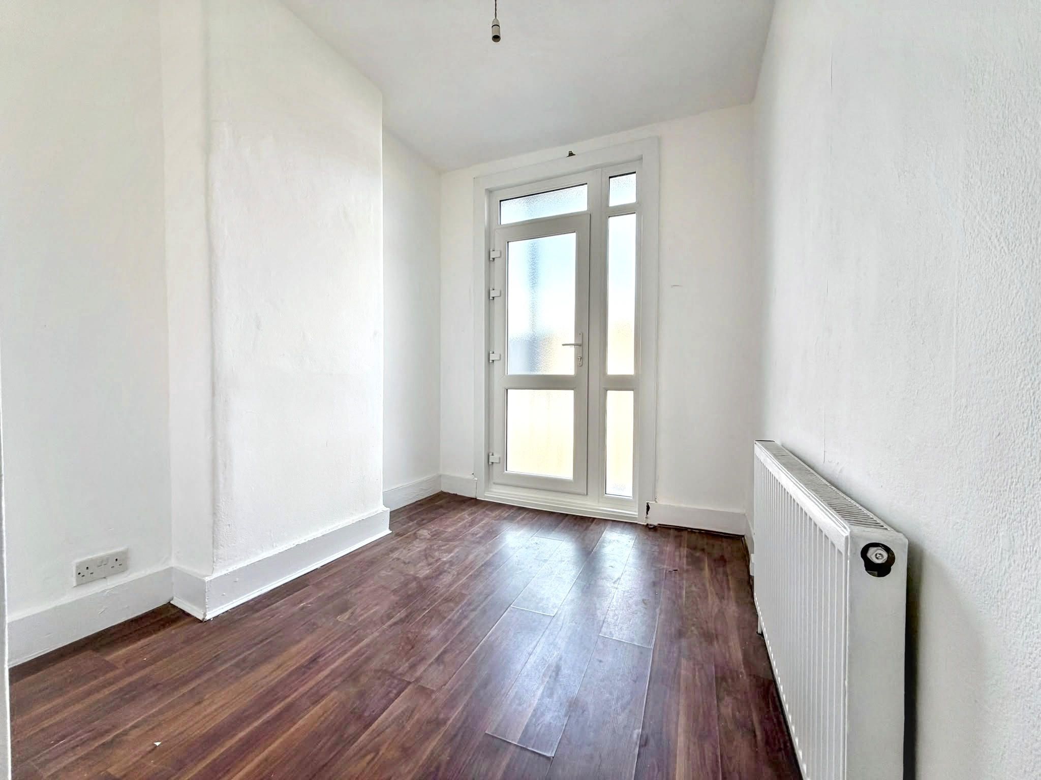 Flat Westbury Avenue in Greater London