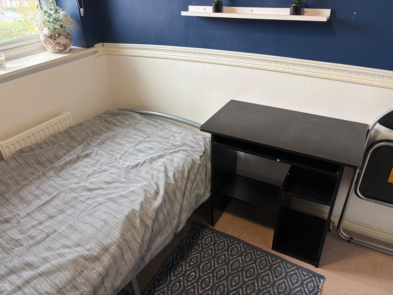 Room Balcombe Road in Crawley