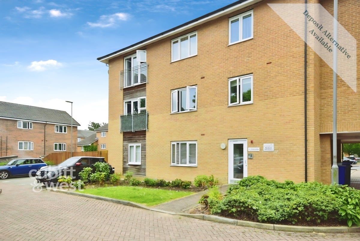 Flat Wheatcroft Court in Greater London
