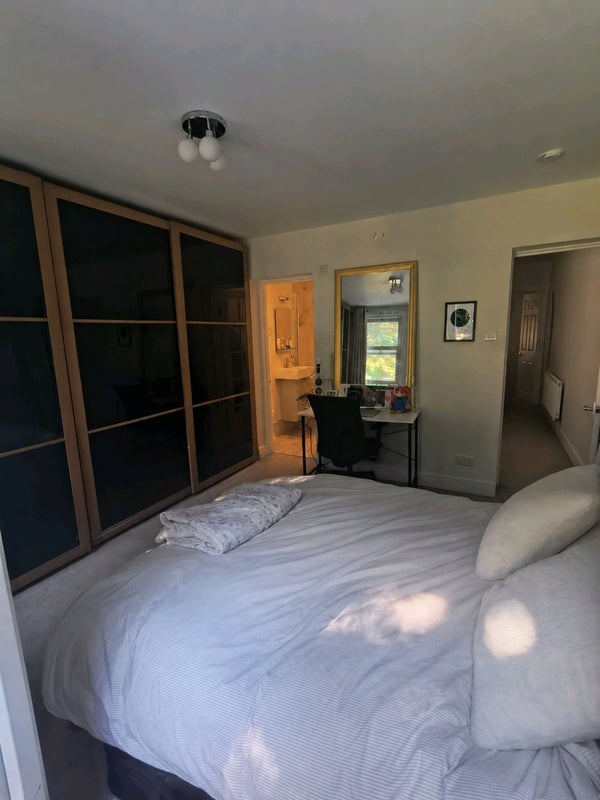 Room Latchmere Road in Greater London