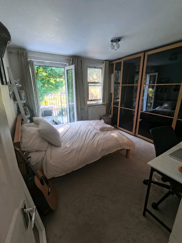 Room Latchmere Road in Greater London