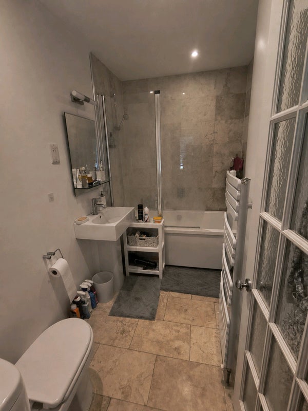 Room Latchmere Road in Greater London