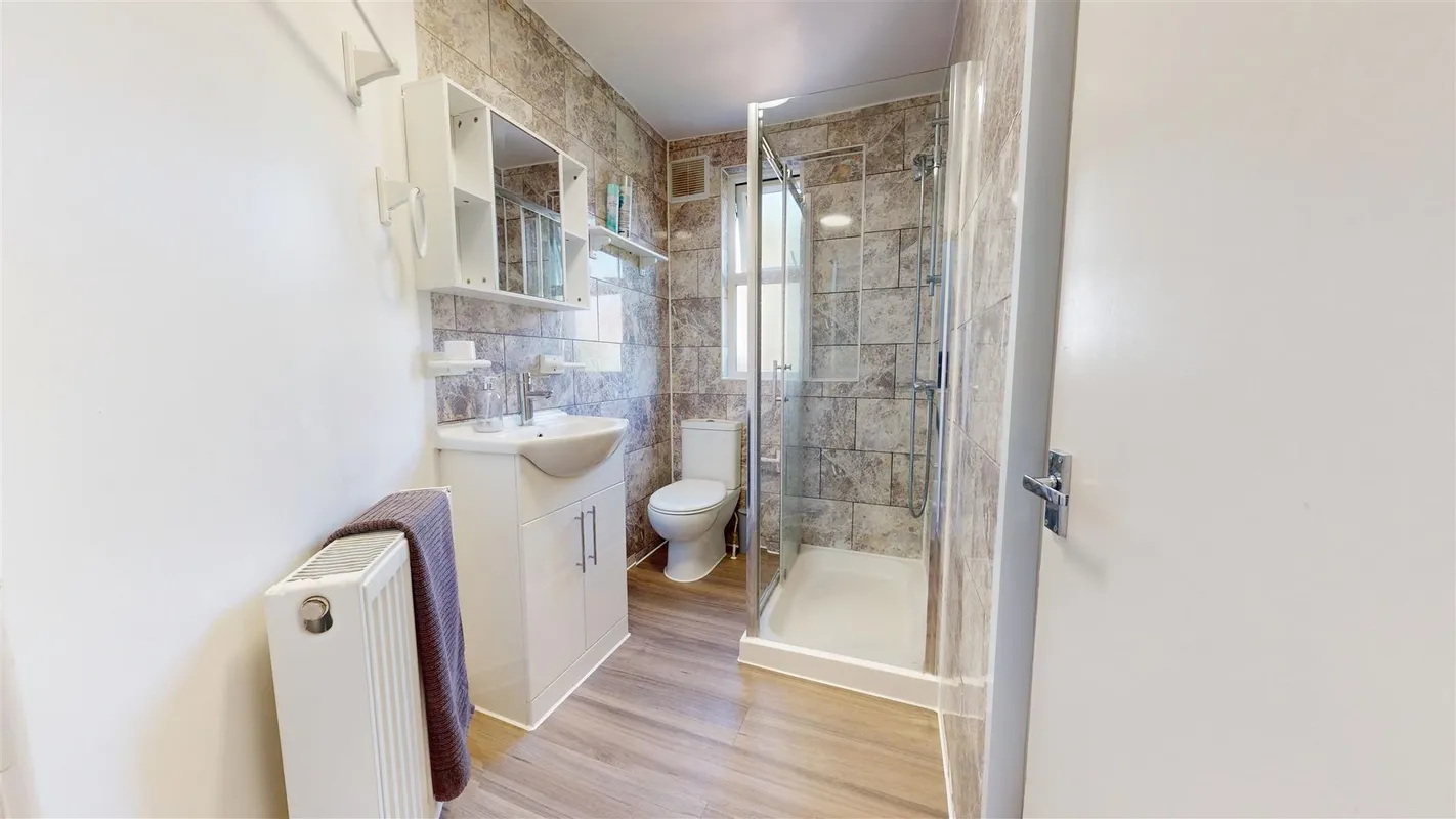 Room Linacre Road in Greater London