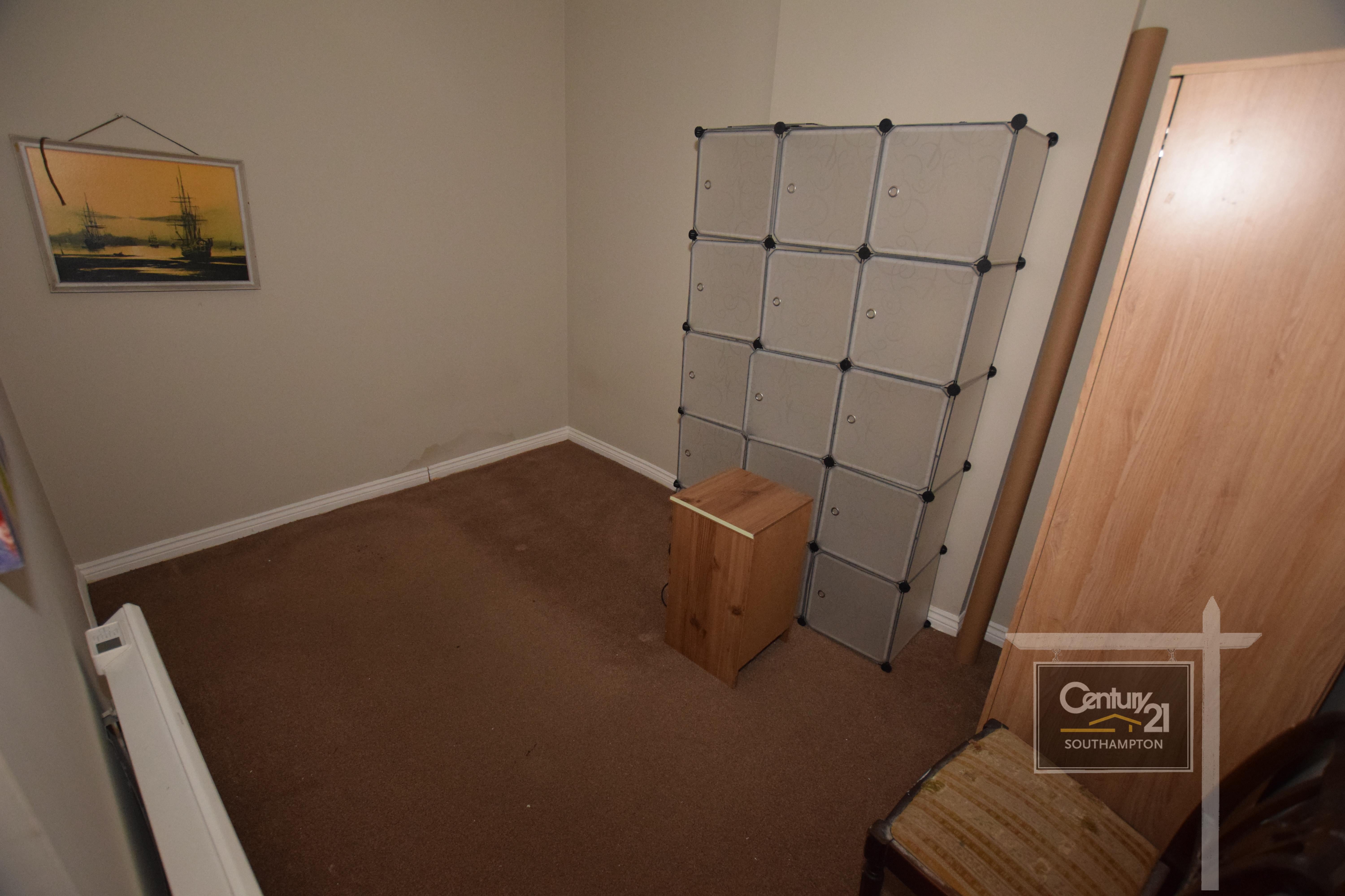 Flat Golden Grove in Southampton