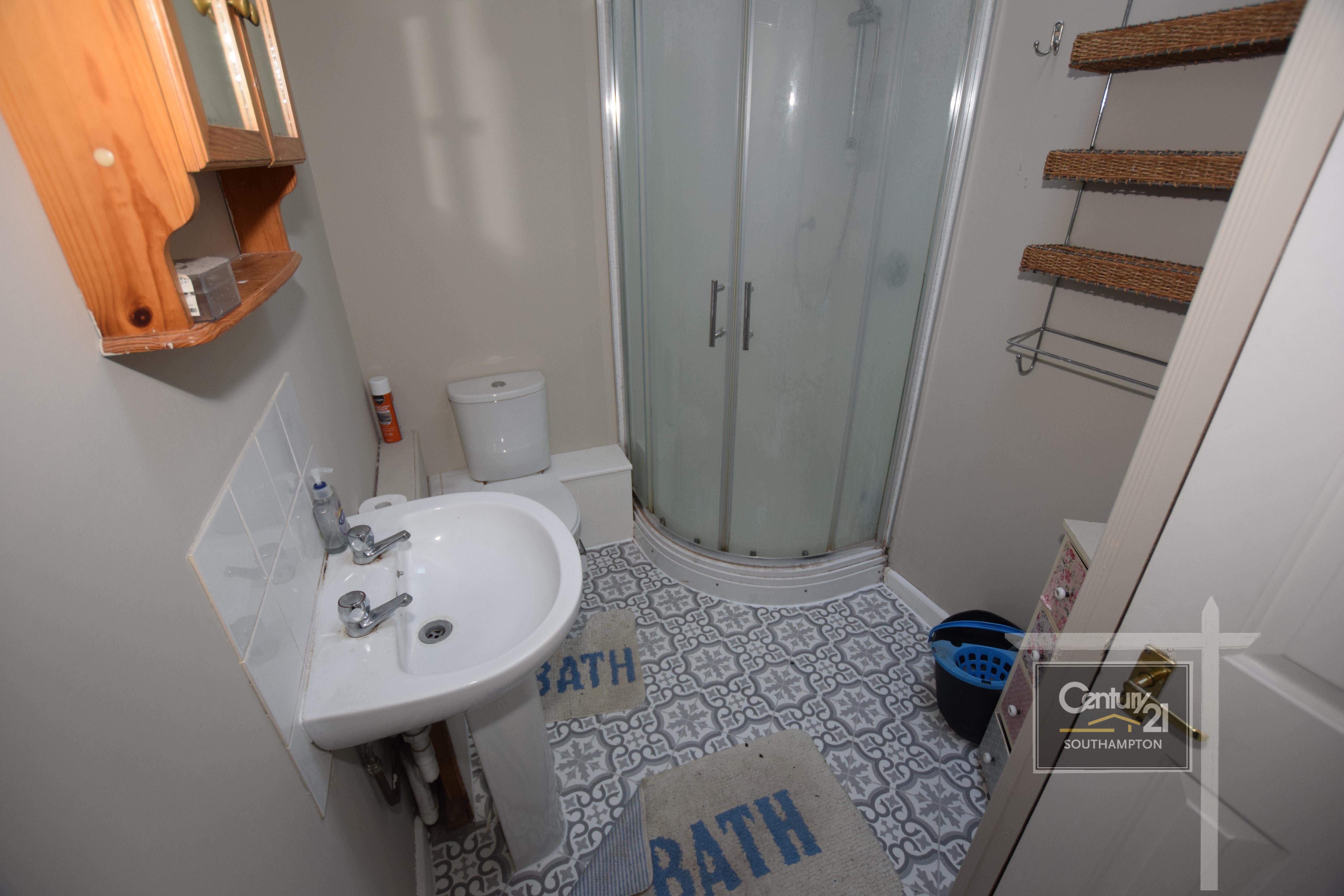 Flat Golden Grove in Southampton