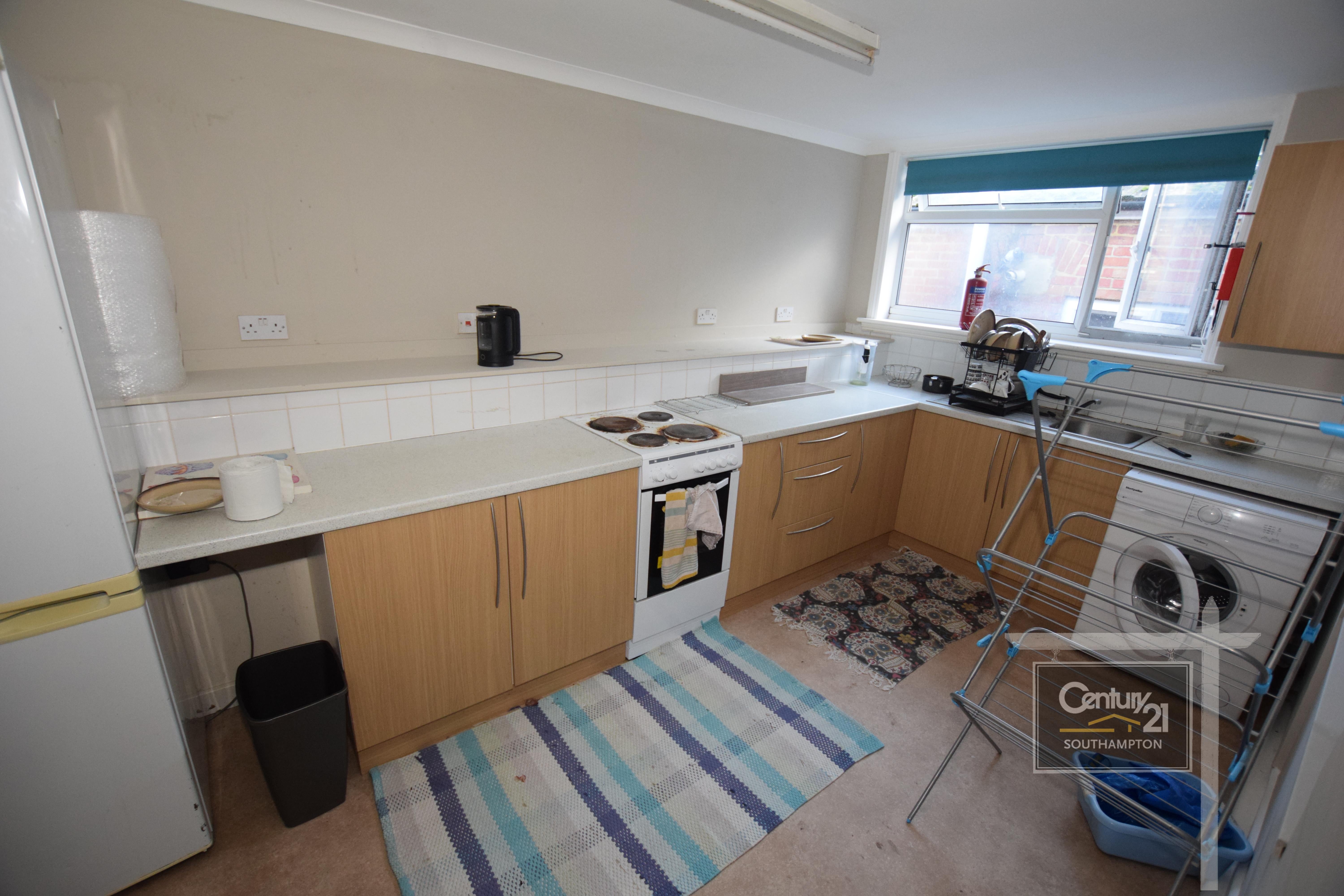 Flat Golden Grove in Southampton