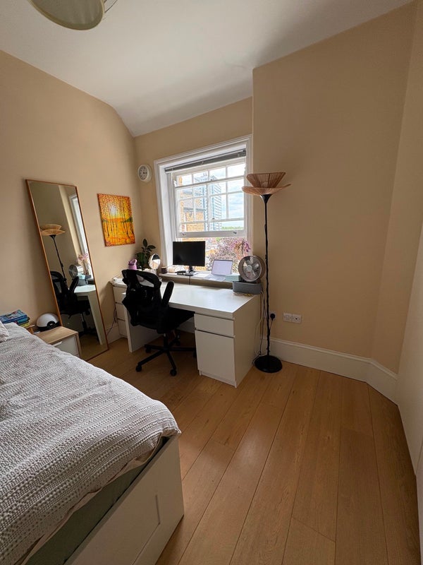 Room Prince of Wales Drive in Greater London
