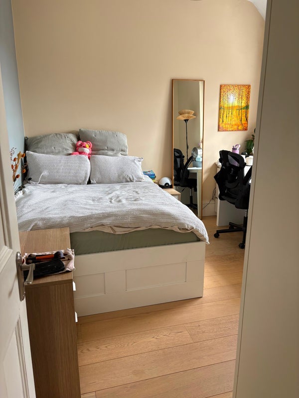 Room Prince of Wales Drive in Greater London