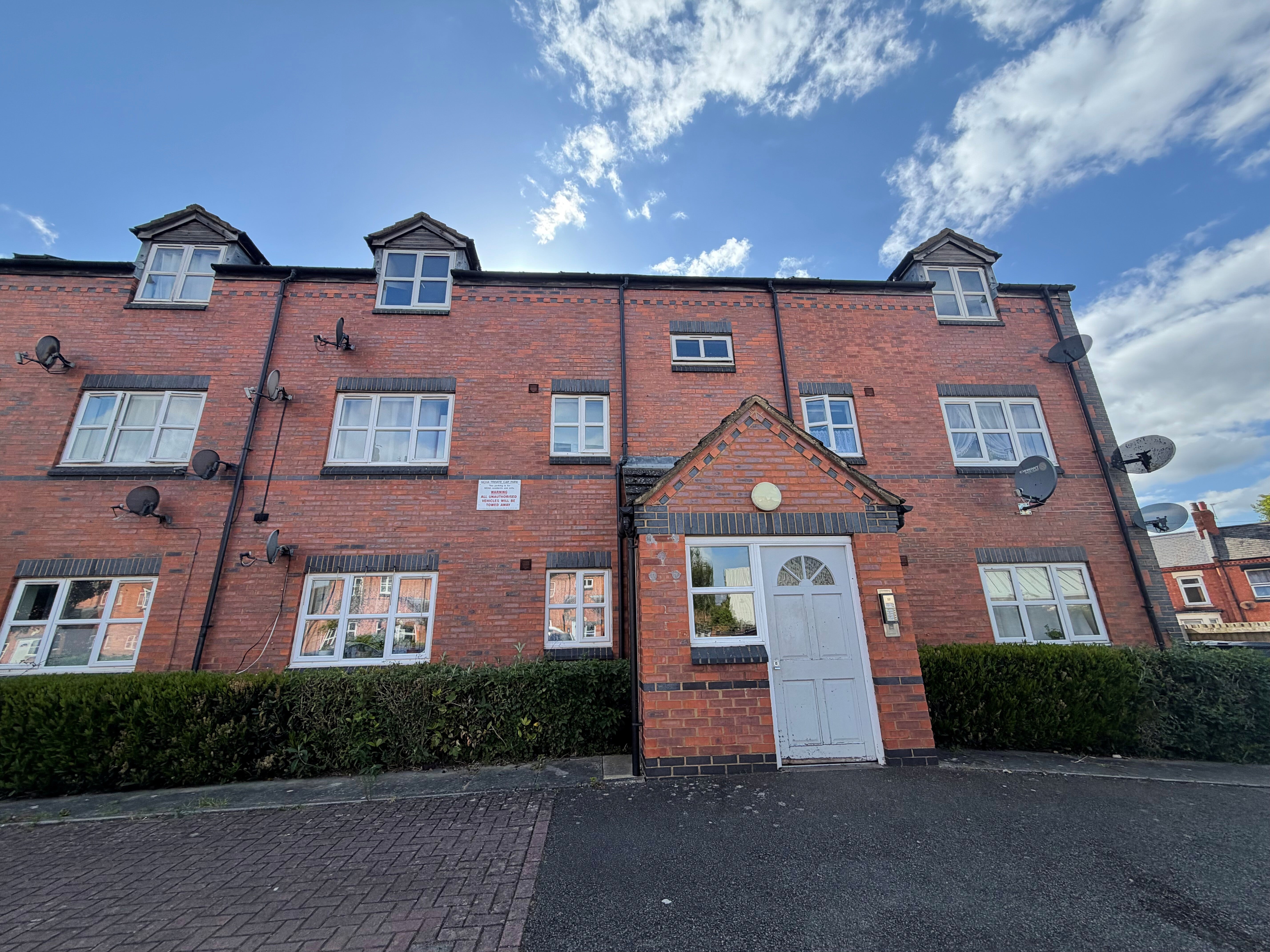 Flat Westleigh Close in Northampton