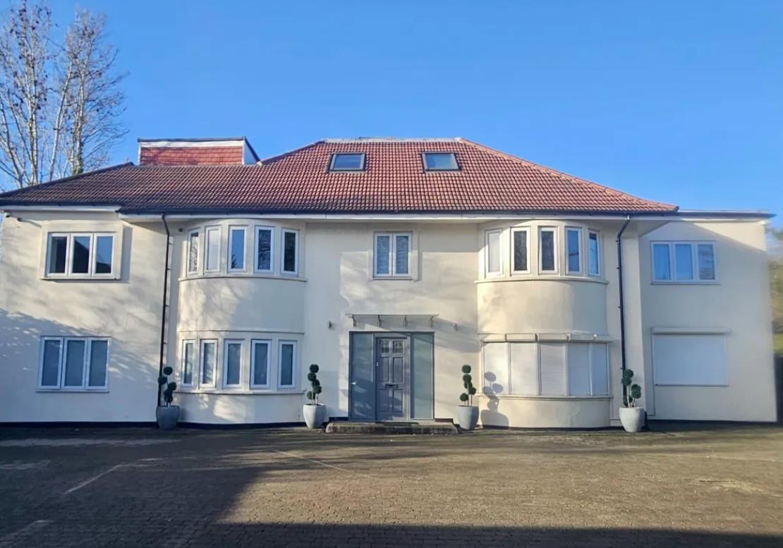 Flat Watford Way in London