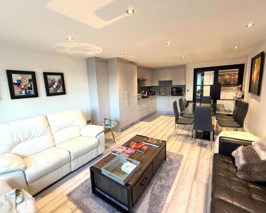 Flat Watford Way in London