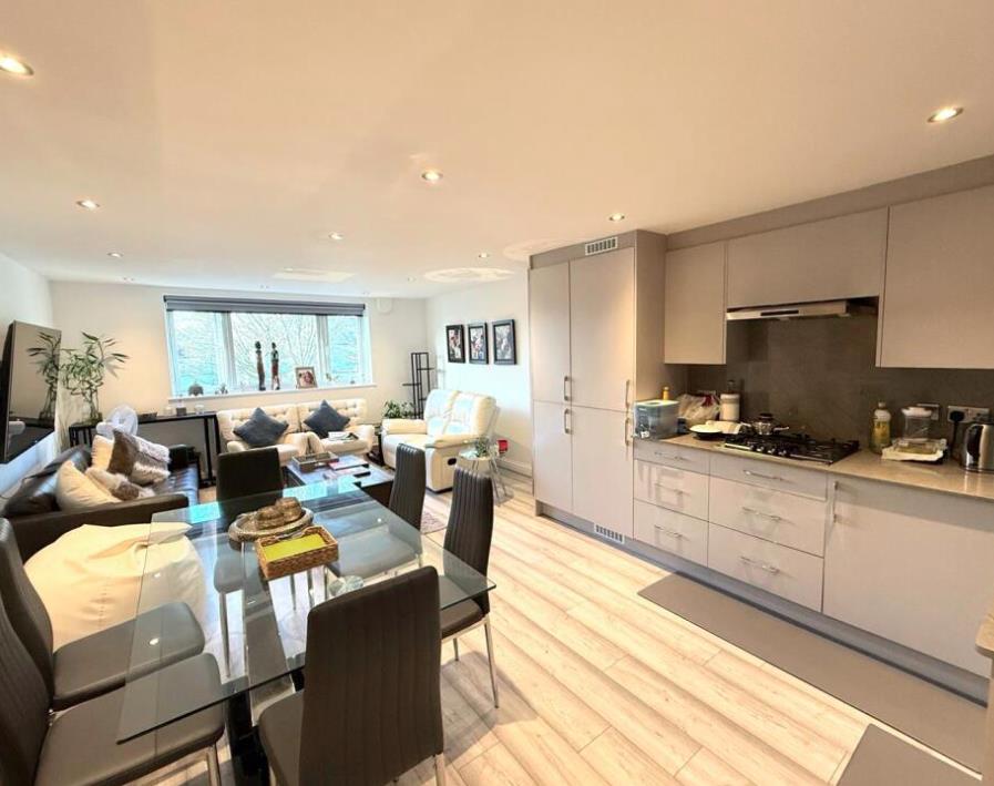 Flat Watford Way in London