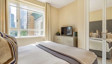 Flat Westferry Circus in Greater London