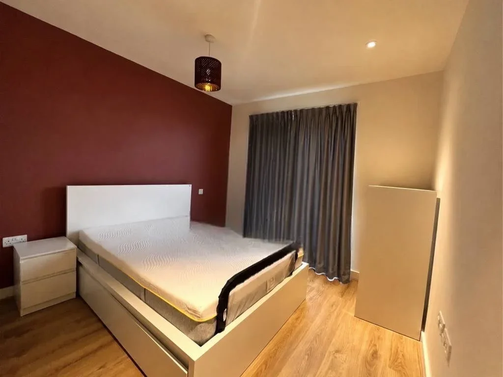 Flat Tyssen Street in Greater London