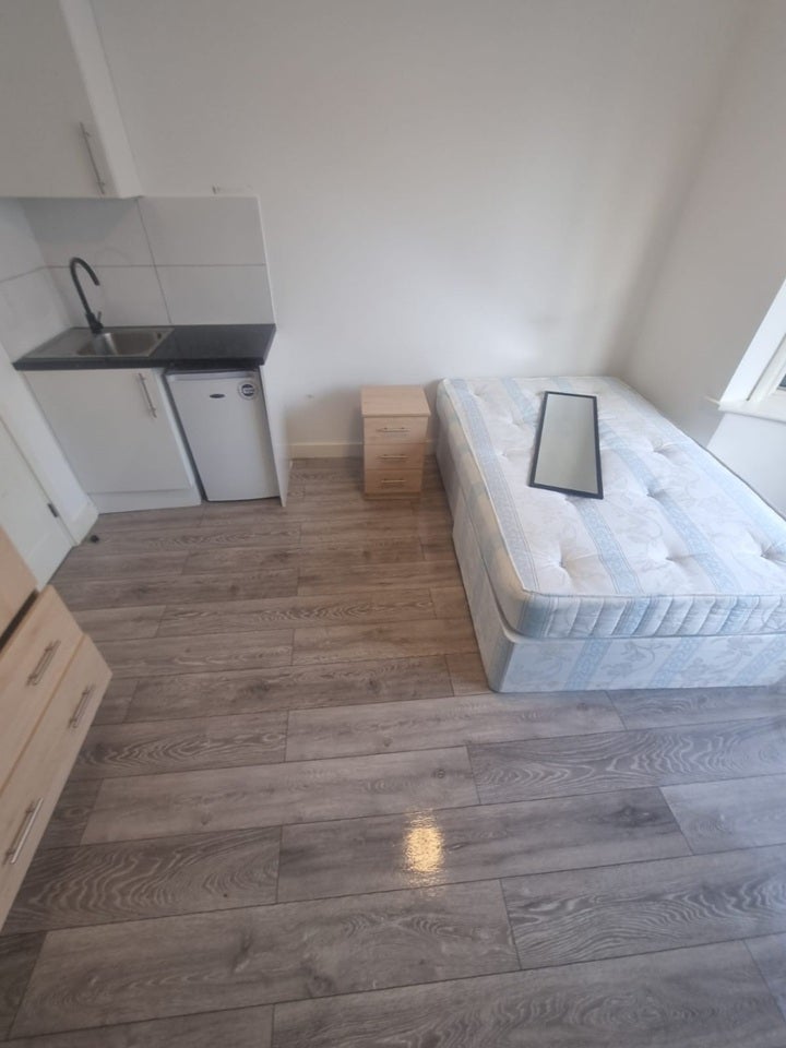 Room Dorchester Waye in Greater London