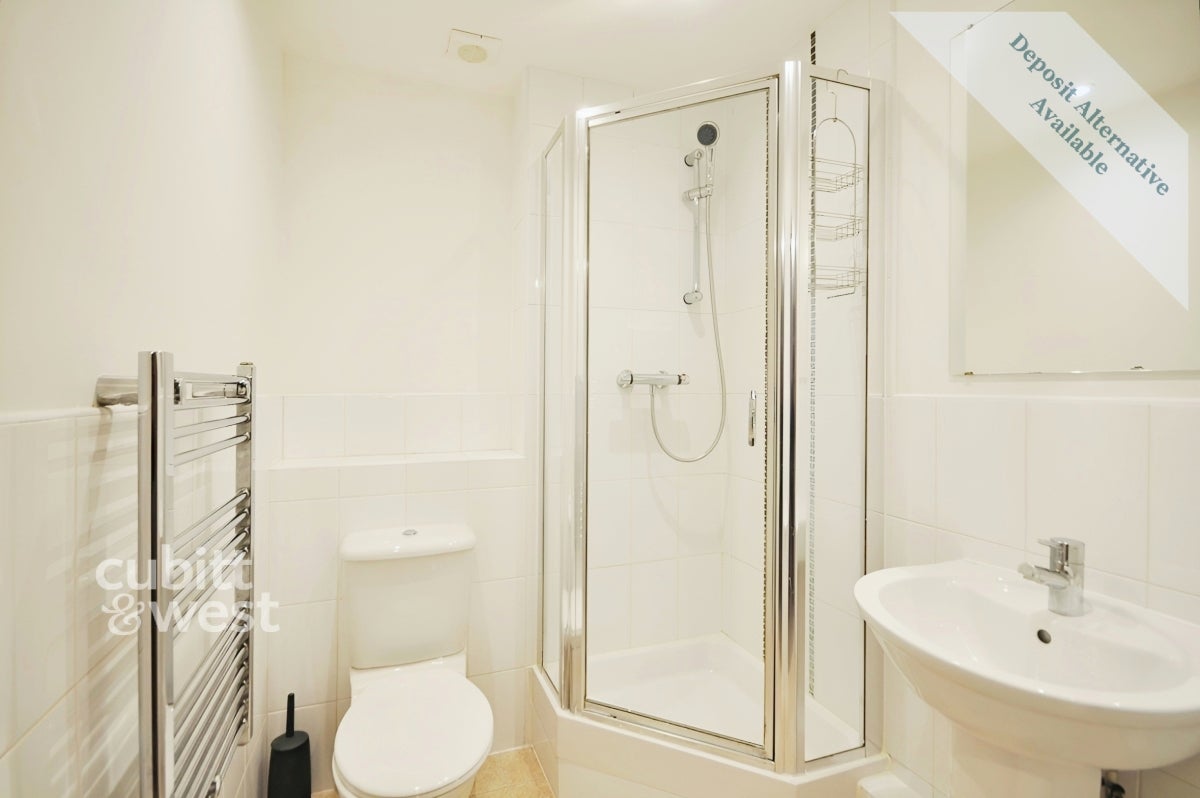 Flat Gordon Close in Mid Sussex
