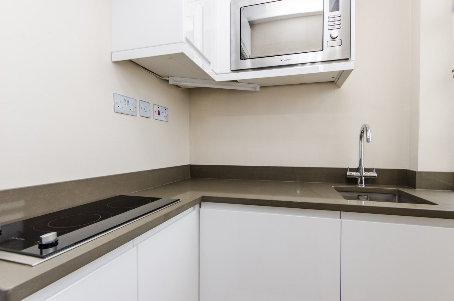Flat Sloane Avenue in Greater London