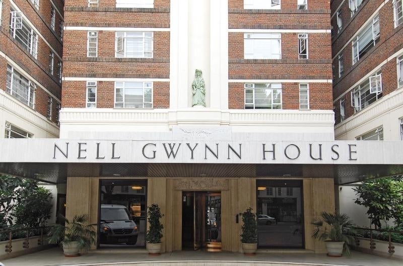 Flat Sloane Avenue in Greater London