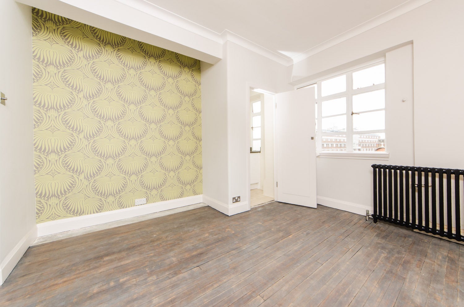 Flat Sloane Avenue in Greater London