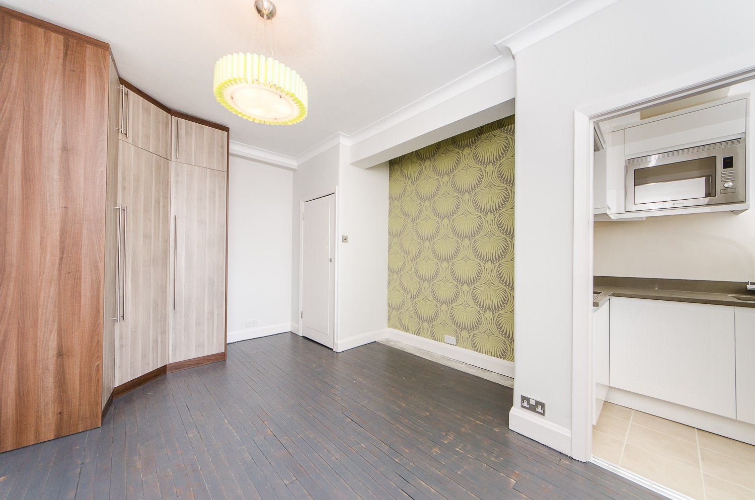 Flat Sloane Avenue in Greater London