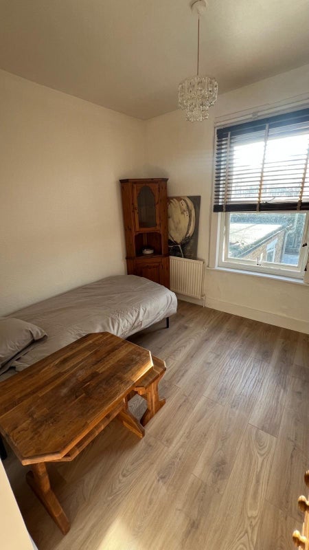 Room Huddleston Road in Greater London