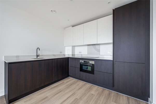 Flat Friary Road in Greater London