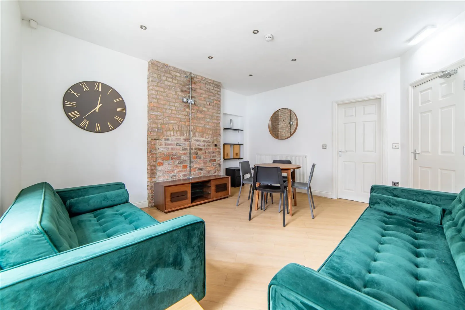 Room Leazes Park Road in Newcastle upon Tyne