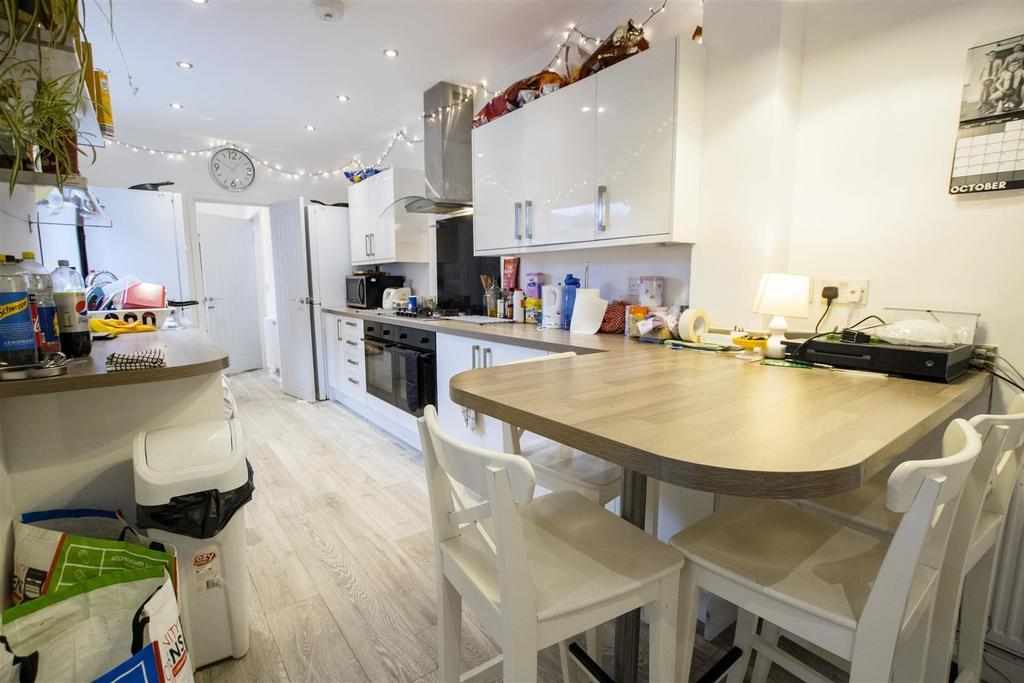 Flat Raddlebarn Road in Birmingham