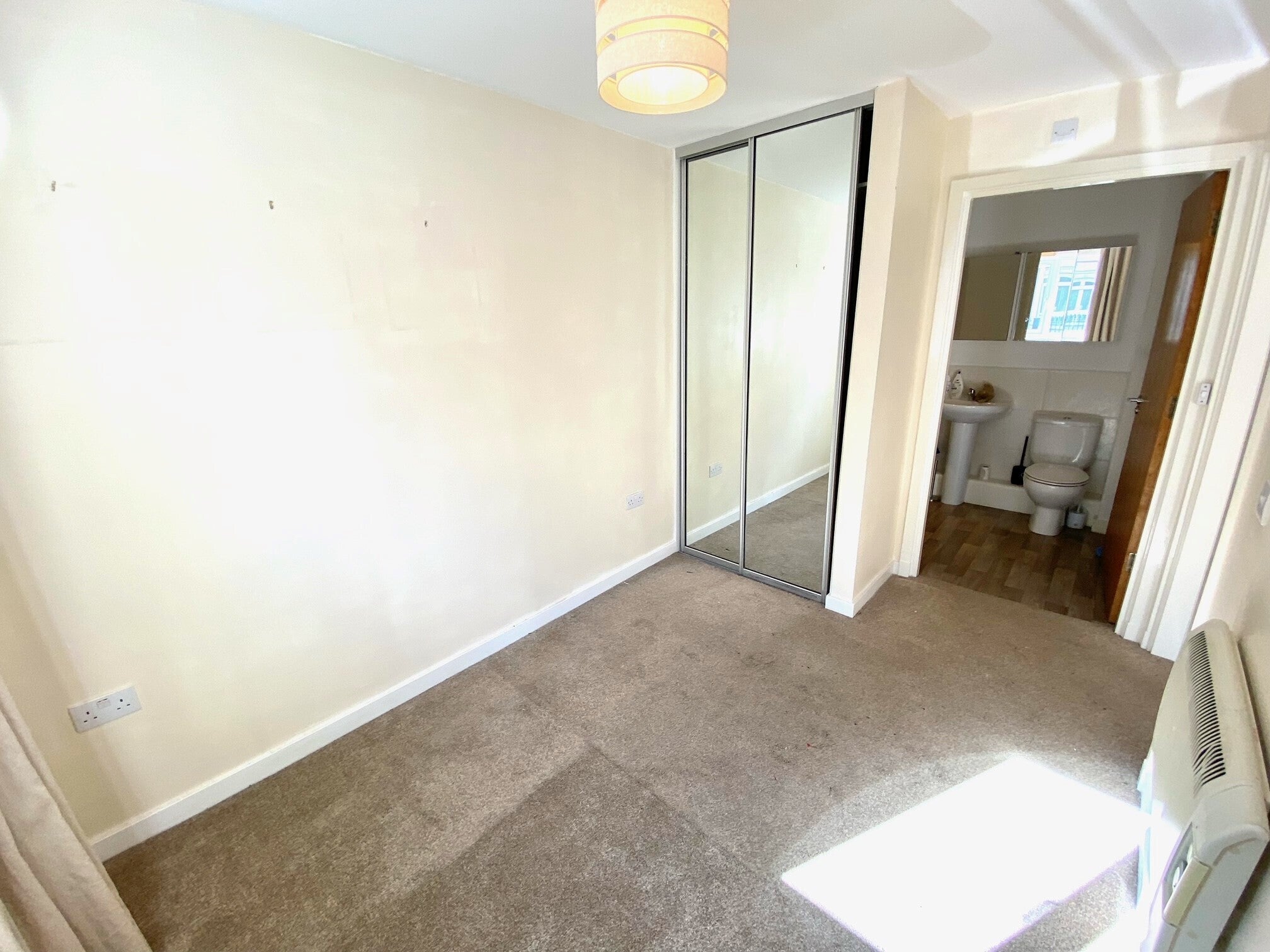 Flat Harrowby Lane in Cardiff