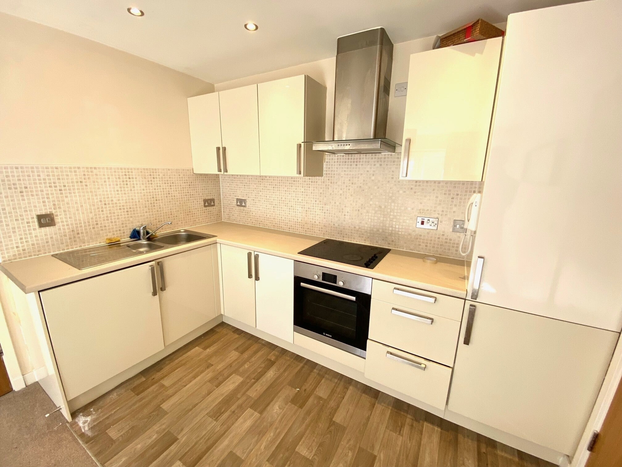 Flat Harrowby Lane in Cardiff