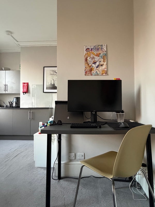 Room Bective Road in Greater London