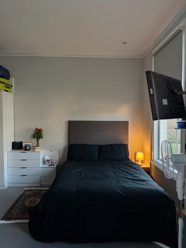 Room Bective Road in Greater London