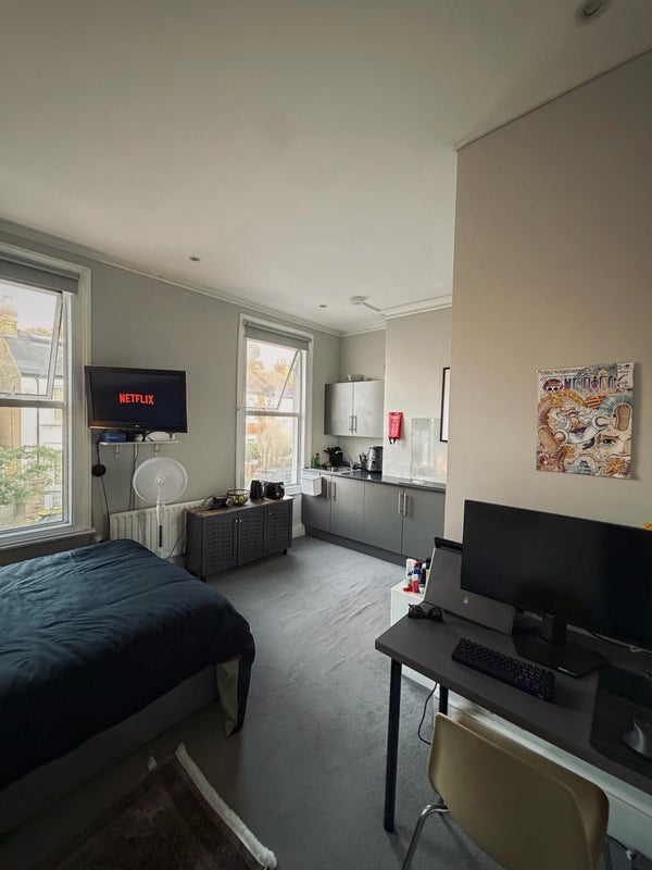 Room Bective Road in Greater London