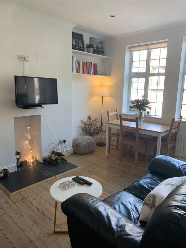 Room Beeches Road in Greater London