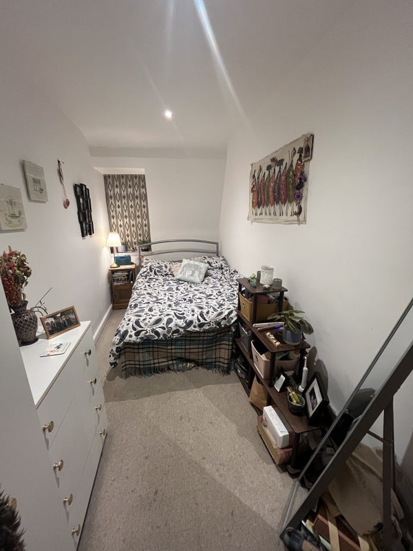 Room Beeches Road in Greater London