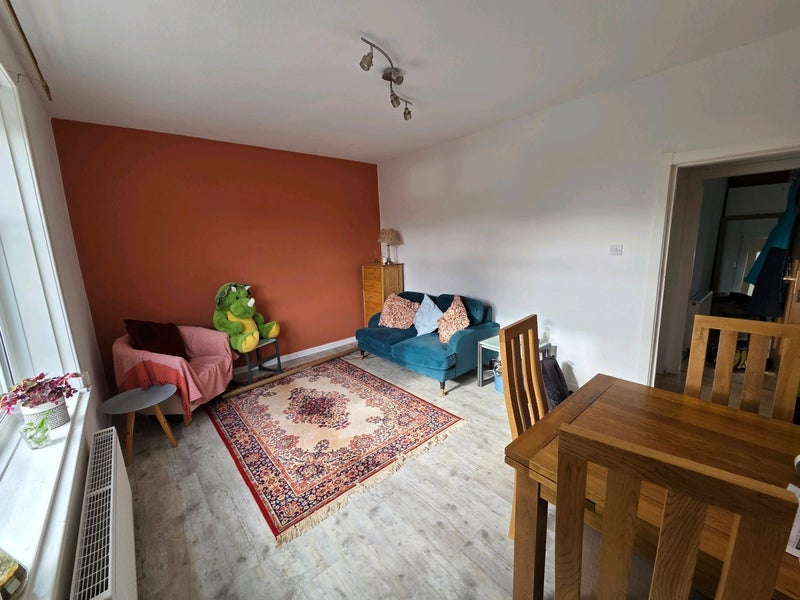 Flat Carrick Knowe Avenue in City of Edinburgh
