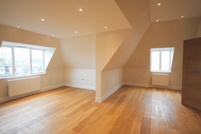 Flat Beechcroft Avenue in Greater London