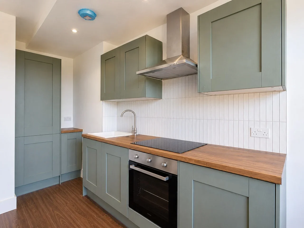 Flat Catford Hill in Greater London
