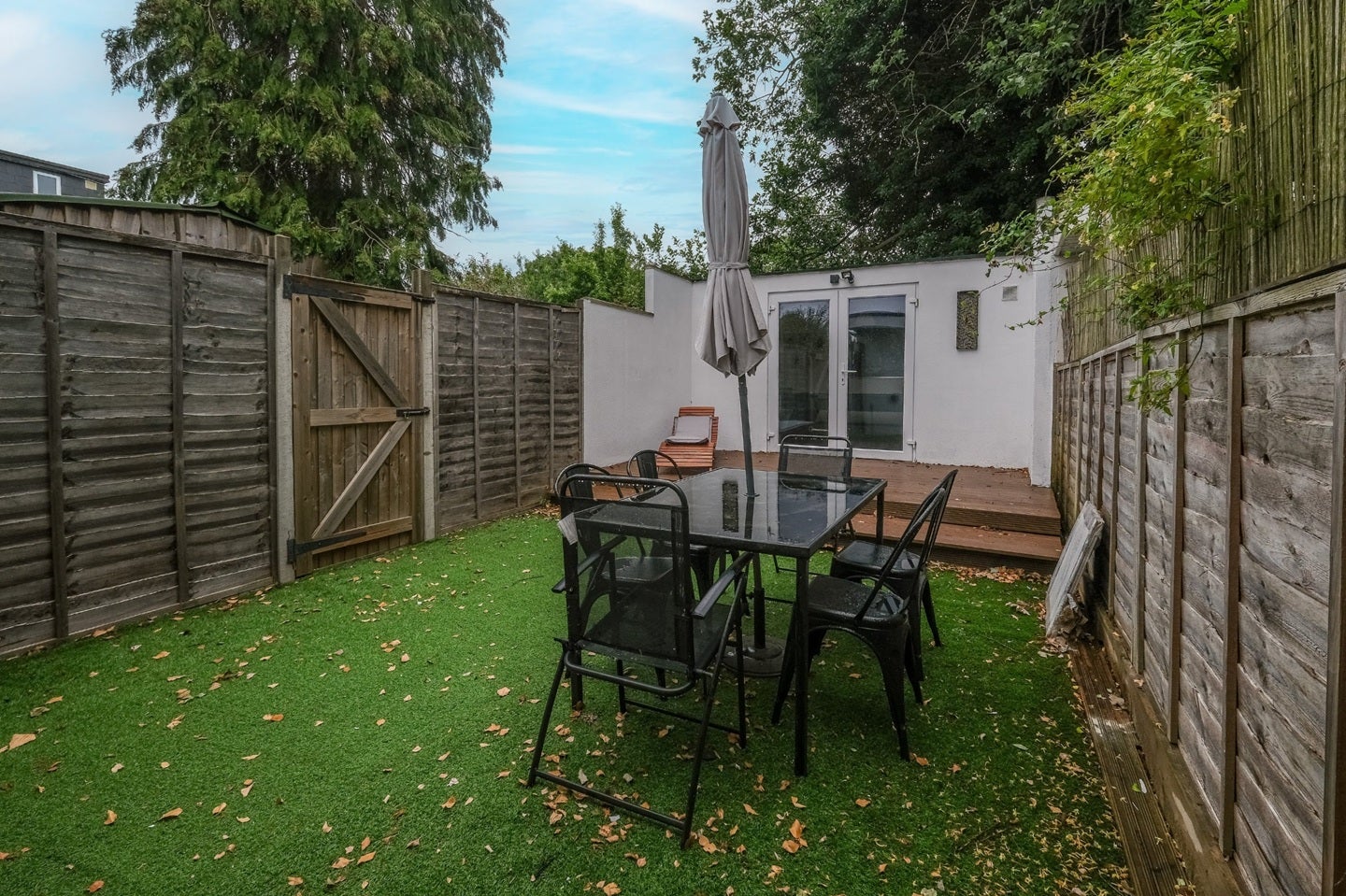 House Brownlow Road in Hertsmere