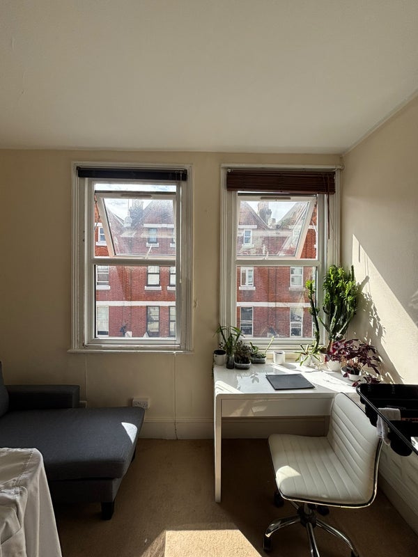 Room Hildreth Street in Greater London