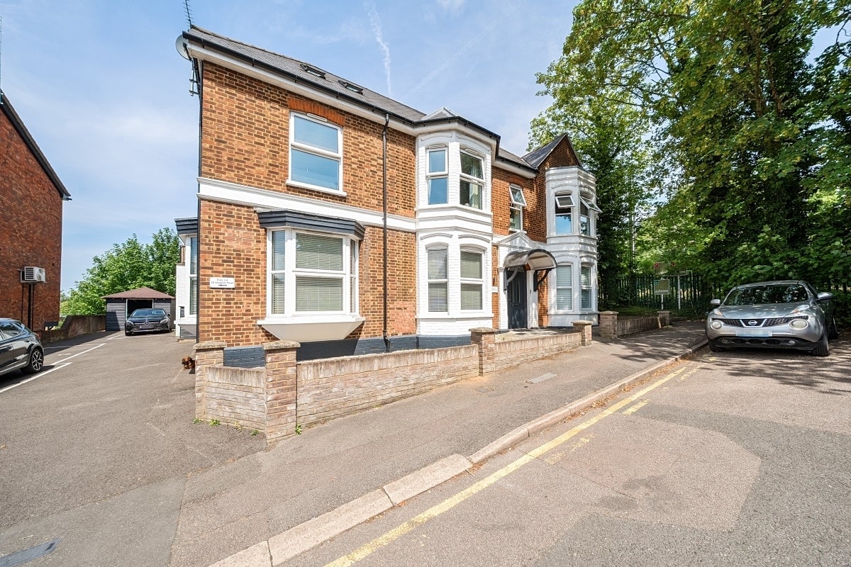 Flat Carlton Road in St Albans