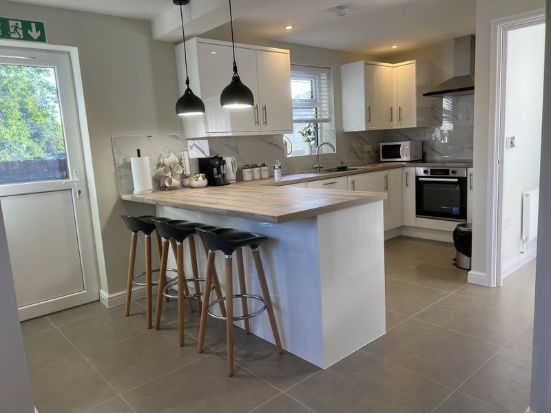 Room Lark Rise in Crawley