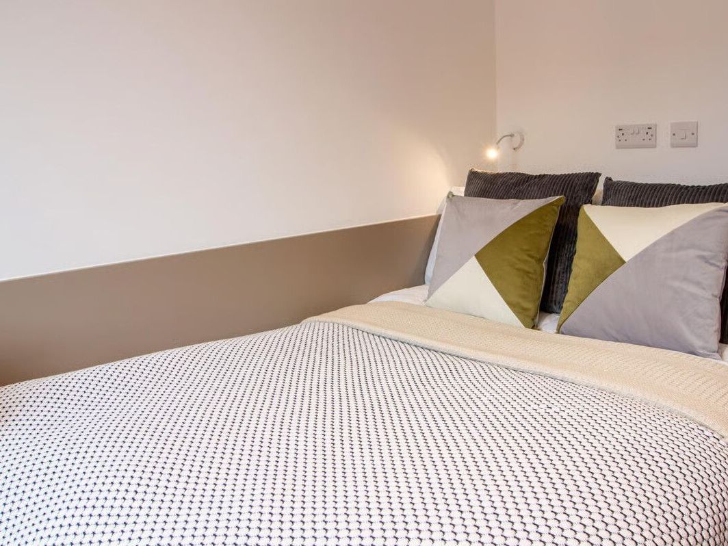 Room Dean Street in Bristol