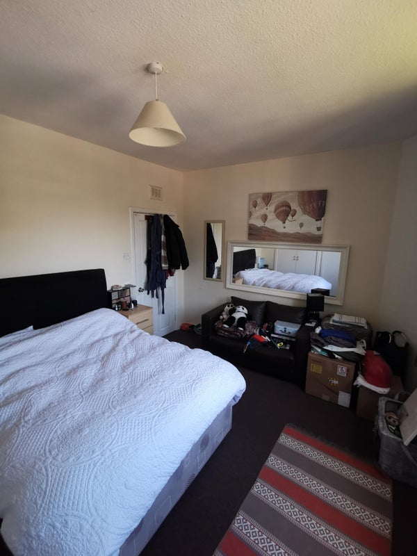Room Restalrig Road South in City of Edinburgh
