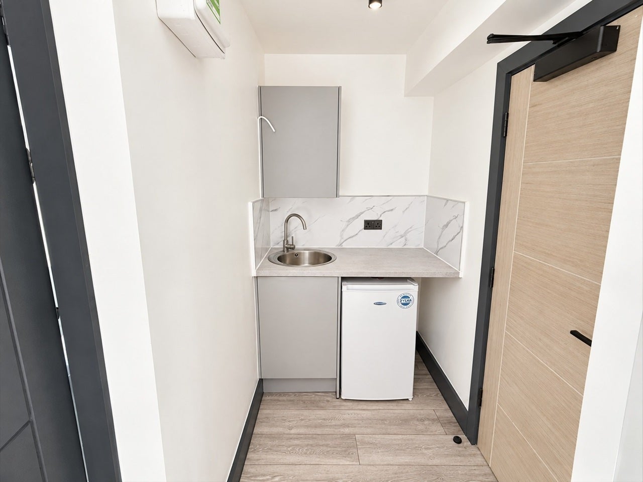Flat Eastleigh Avenue in Greater London