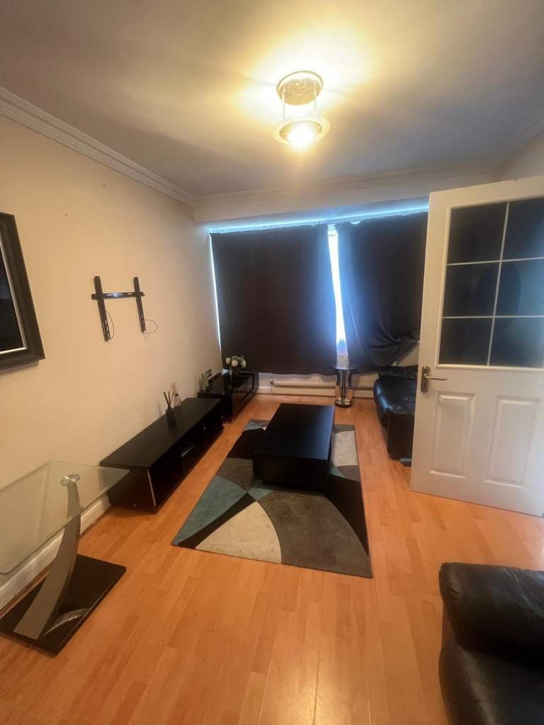Room Mapleton Crescent in Greater London