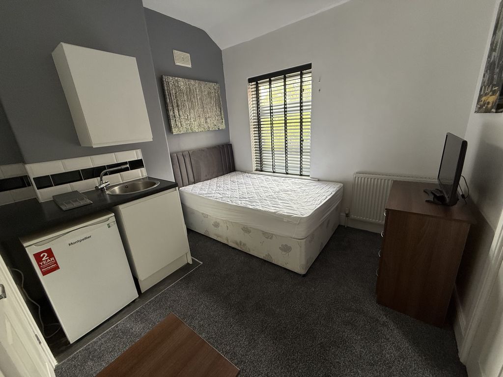 Room Norfolk Road in Birmingham